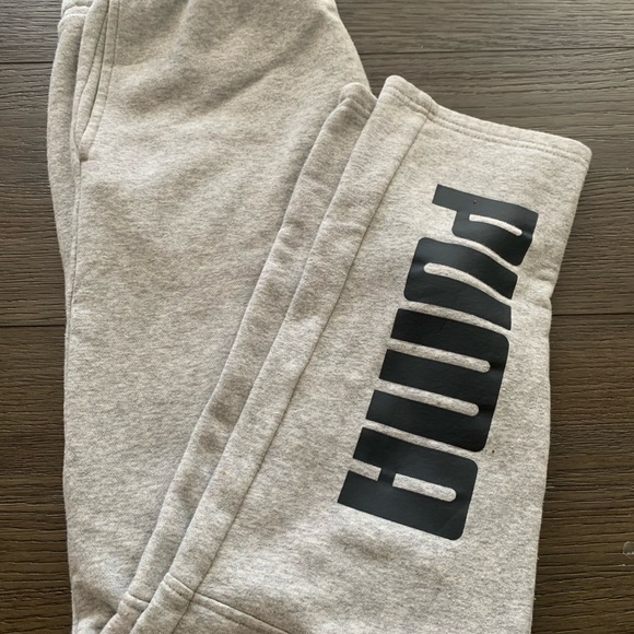 Youth extra large PUMA sweats. - Picture 2 of 3